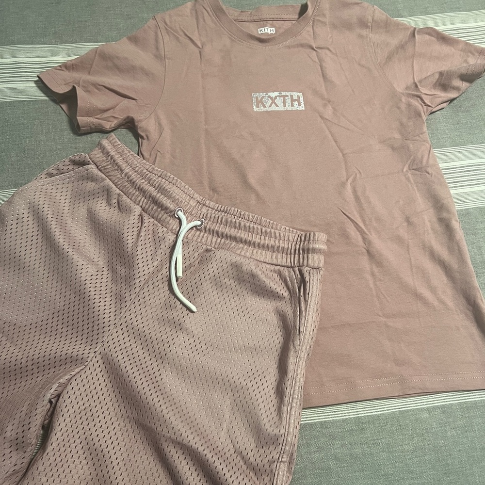Boys kith matching shirt & shorts.